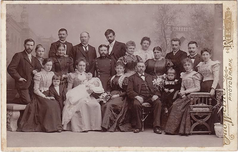 Vortrag am Dienstag: Vom Luxusartikel zum Massenmedium. Die frühe Atelierfotografie in Riesa (1850-1920)